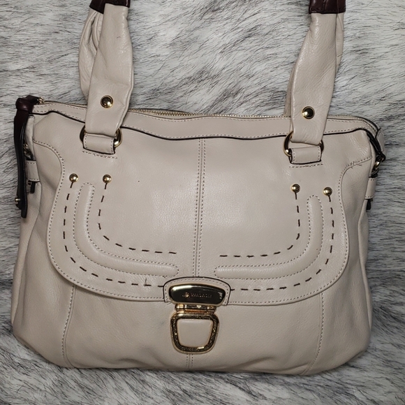 B. Makowsky genuine leather shoulder bag. - Picture 2 of 8